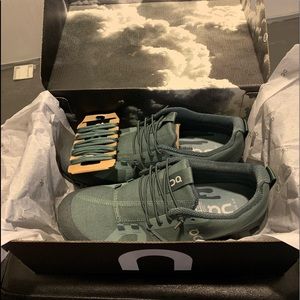 On Cloud Tennis Shoes Womens size 8